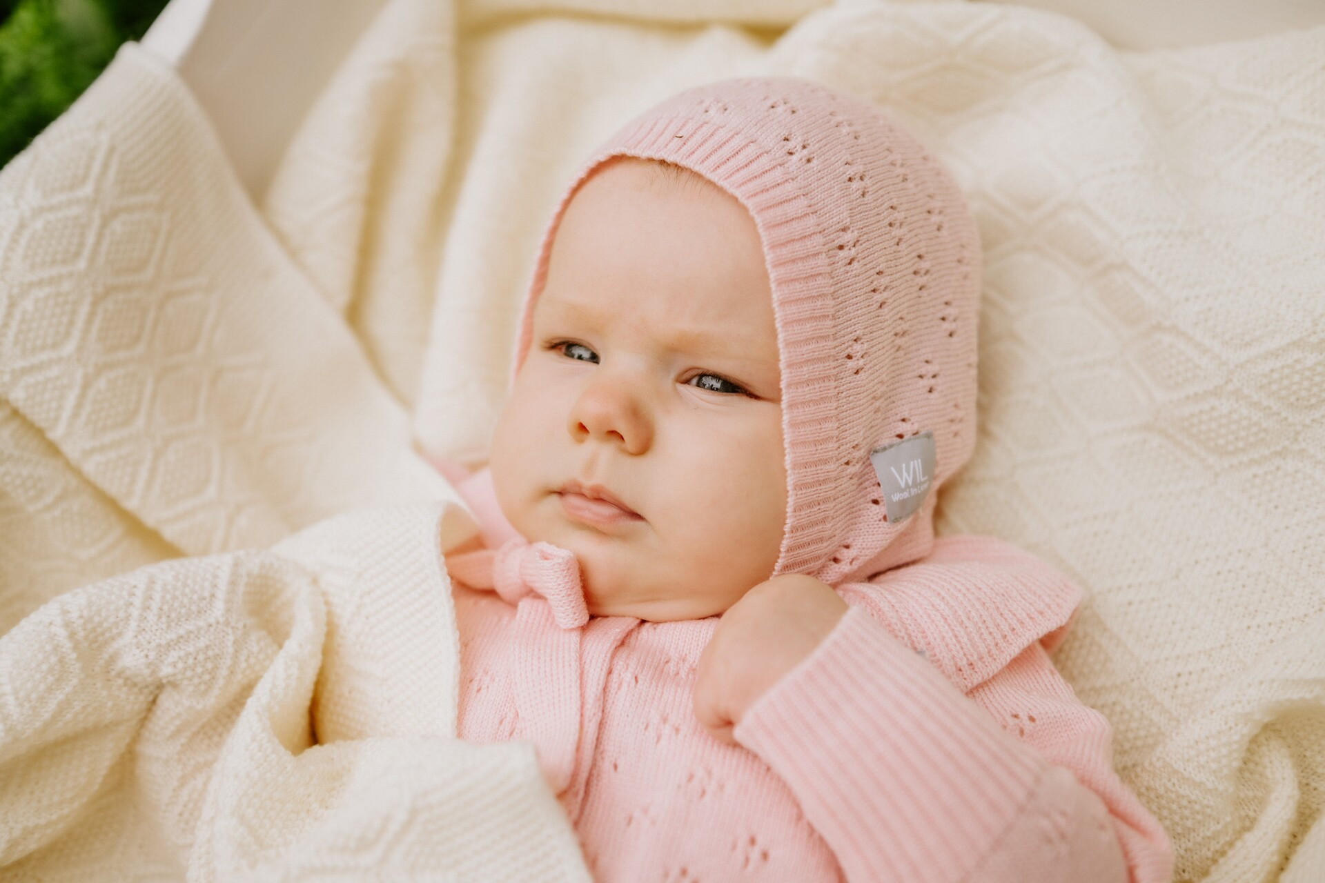 LARGE BABY GIFT SET LOVE (baby blanket, onesie & bonnet)