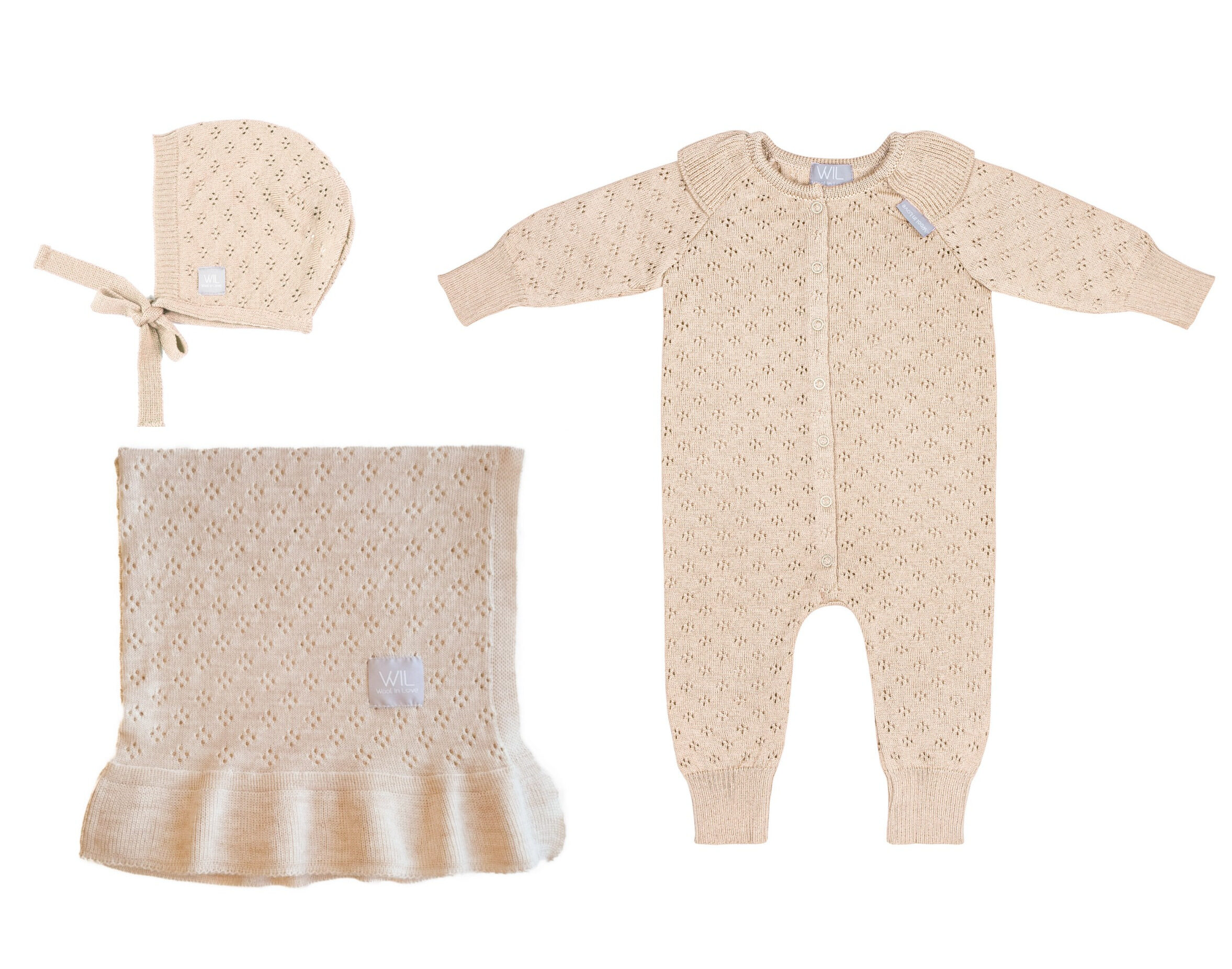 LARGE BABY GIFT SET LOVE (baby blanket, onesie & bonnet)