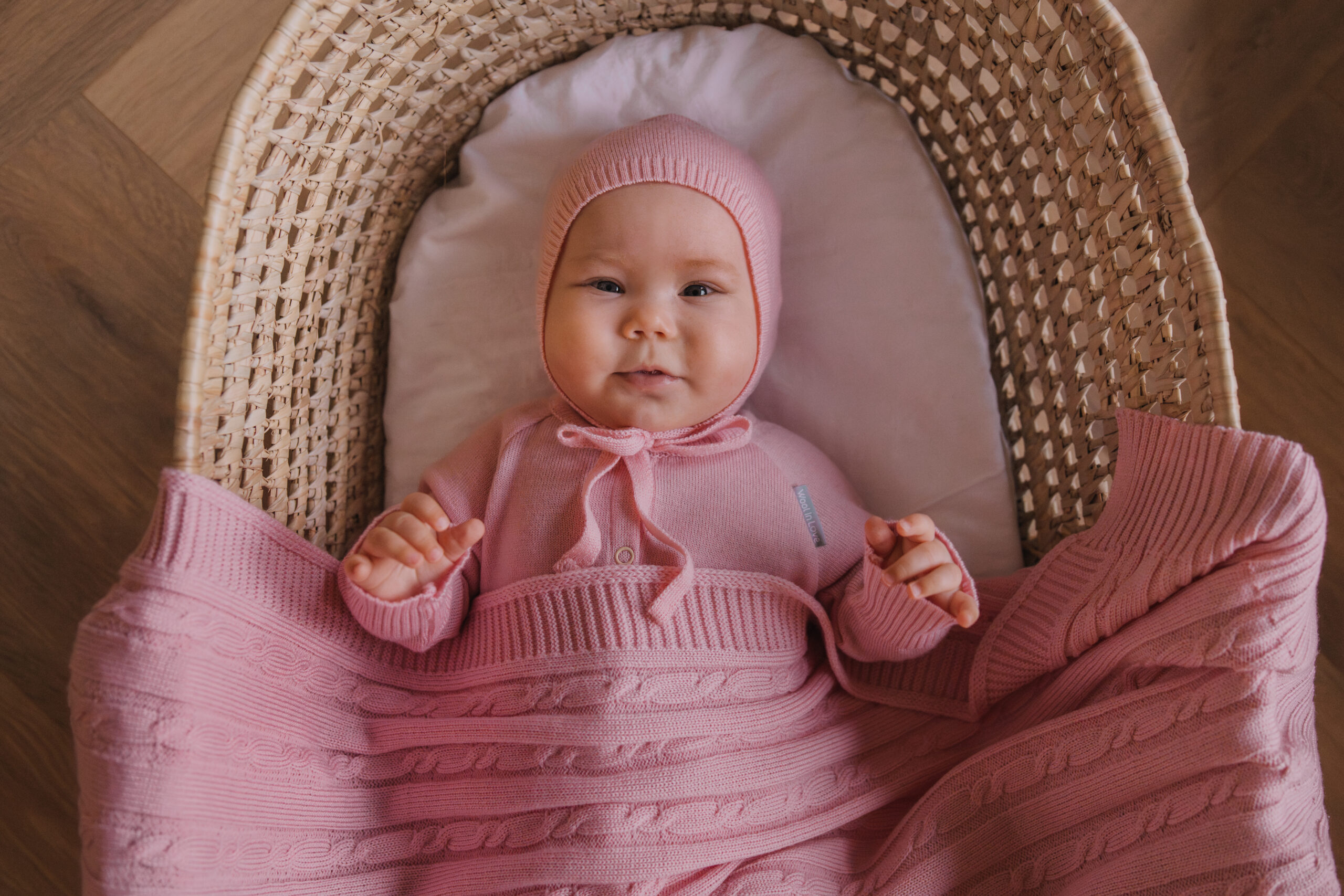 LARGE BABY GIFT SET JOY (baby blanket, onesie & bonnet)